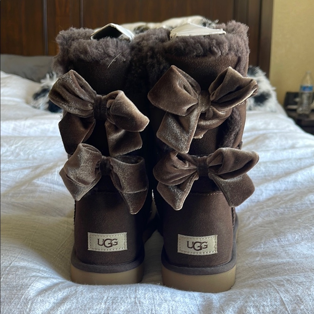 UGG Brown Boots- Bows-Velvet -NEW!! Women 11 - Picture 3 of 9